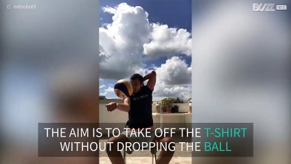 Volleyball ace removes T-shirt in one slick move