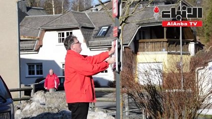 شاحنة مصرفية تجول الريف الألماني