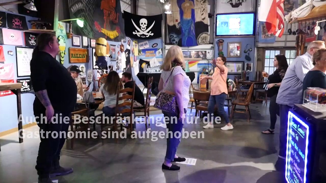 In Texas fallen die Masken