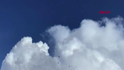 DHA DIŞ 'Maceraperest 3 Rus faaliyete geçen yanardağı yakından görüntüledi