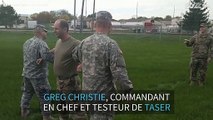Il prend un coup de taser...exprès