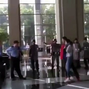 إنقاذ فتاة من مجرم بأحترافية !