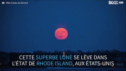 Hypnotisante superbe lune à Rhode Island