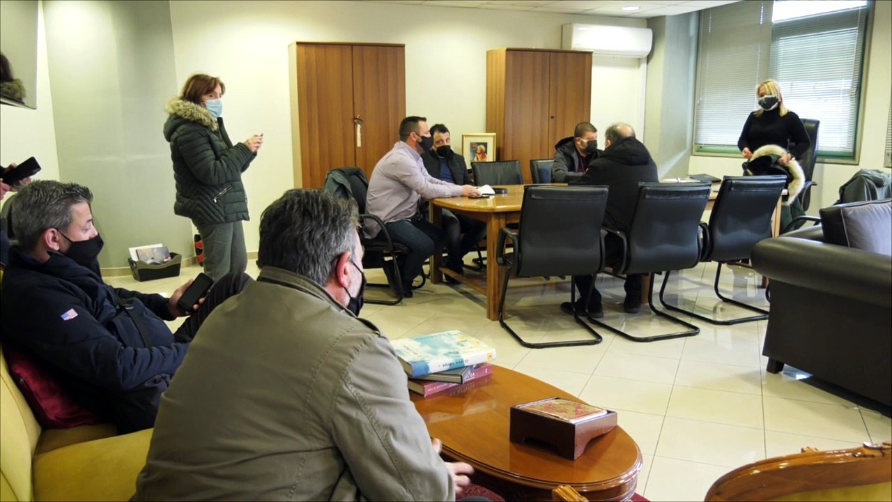 Σε απόγνωση έμποροι και εστίαση. Στήριξη ή κινη...