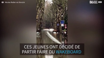 Paris inondée se transforme en piste de wakeboard
