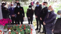 Türk halk müziği sanatçısı Emre Saltık vefatının 4’üncü yılında kabri başında anıldı