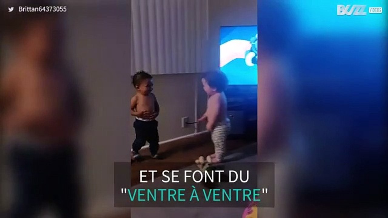Ces bébés se font du "ventre à ventre"