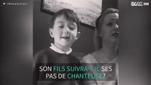En anglais, elle chante un titre d'Édith Piaf en duo avec son fils