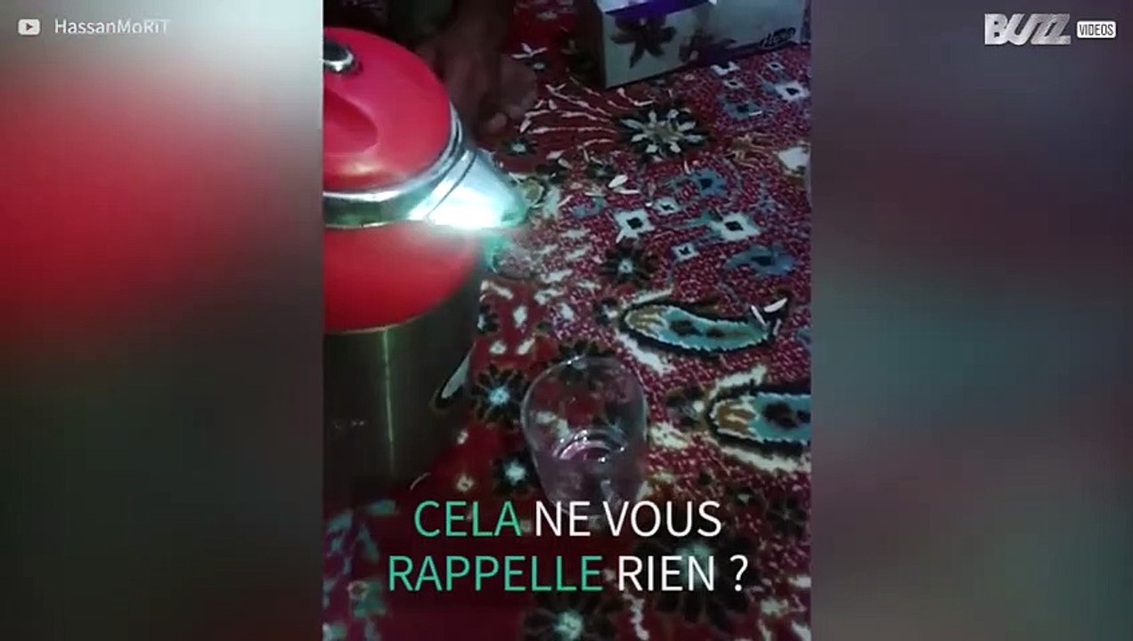 Saviez-vous que les théières peuvent vomir ?