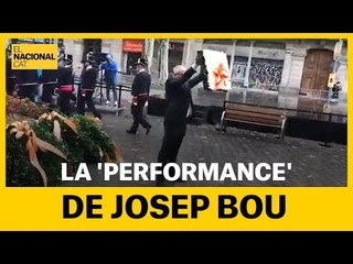 La 'performance' de Josep Bou delante de Casanova