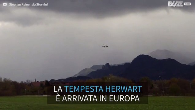 Aereo sbaglia l'atterraggio!