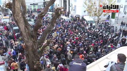 الحكومة التونسية تغازل المحتجين بزيادة المساعدات لمحدودي الدخل