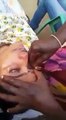 بالفيديو معالجة هندية تنظف عيني امرأة بمشبك أوراق