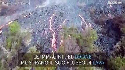 Drone filma la lava di un incredibile vulcano hawaiano