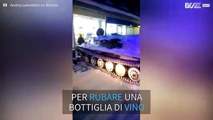 Con il carro armato per rubare una bottiglia di vino