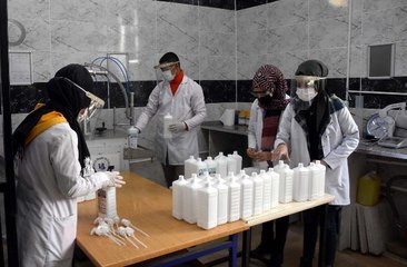 Bitlis'te meslek lisesine dezenfektan ve maske üretiminden 1 milyon 700 bin lira gelir