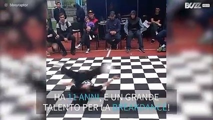A soli 11 anni, il suo talento per la breakdance è impressionante
