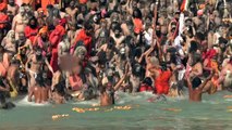 Jubilant Hindu pilgrims take holy dip in India's Ganges river