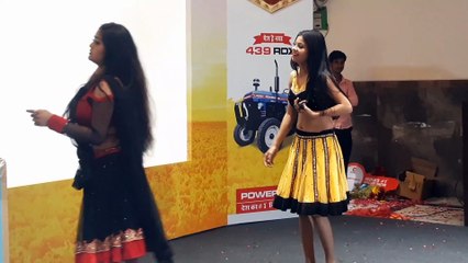 होटल में हो रहा था बार बालाओं का फूहड़ डांस, पहुंची पुलिस