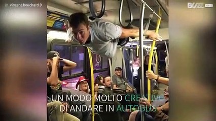 Superman è tra di noi, e prende l'autobus!