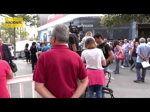 Comencen arribar els primers manifestants a la Conselleria d'Economia