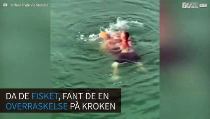 Kjempeskilpadde reddet etter å ha sittet fast på fiskekrok