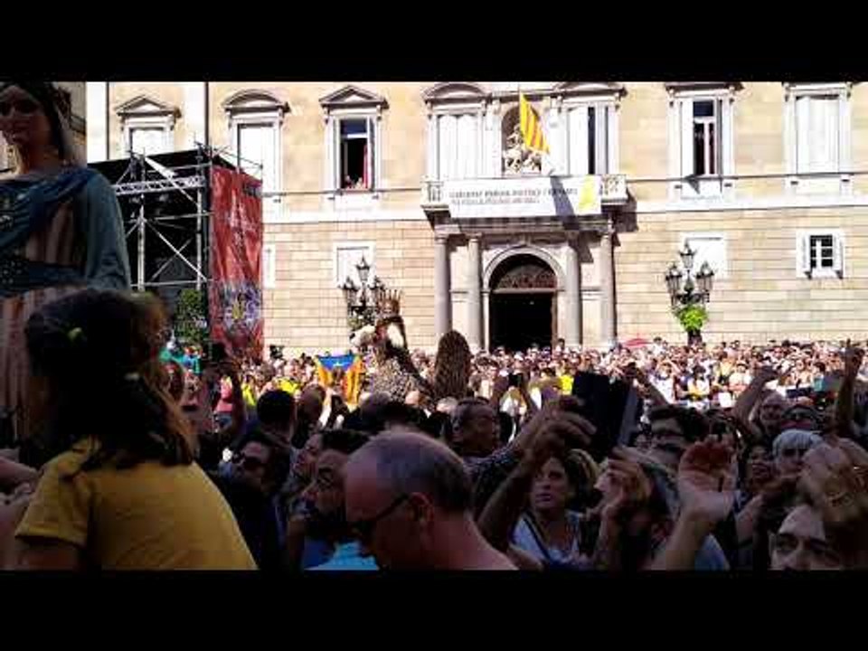 Crits de "presos polítics, llibertat!" a la Mercè