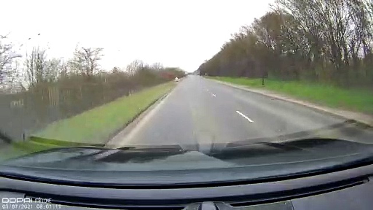 B1043 dash cam