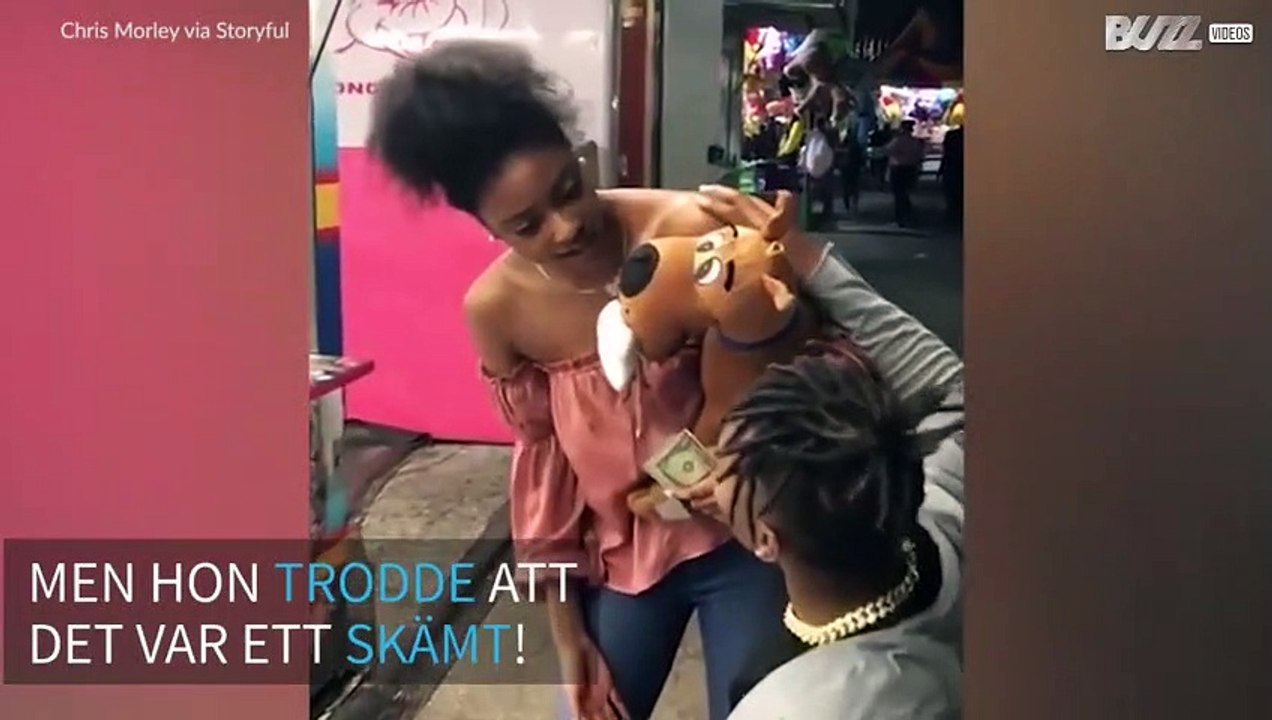 Kvinna blir friad till och tror det är ett skämt