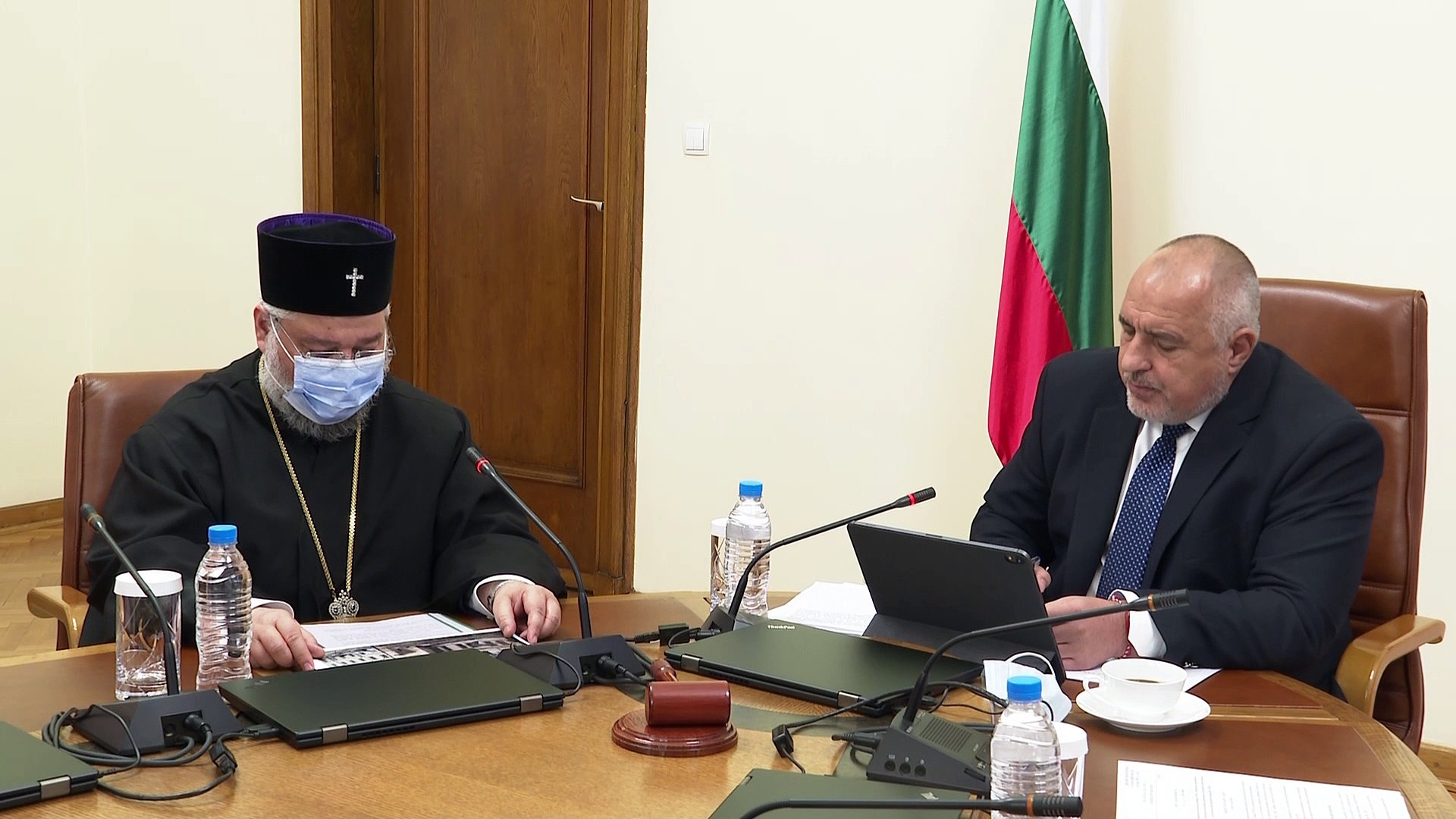 ⁣Бойко разпредели 3 млн за ремонт на храм, получи много благодарности от владика