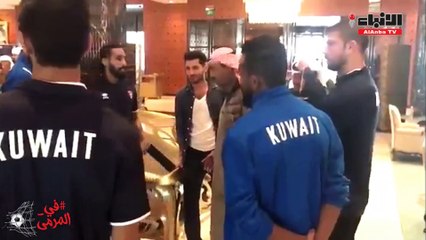 الشيخ احمد الفهد يحفز "الأزرق" ويتناول الغداء مع الوفد