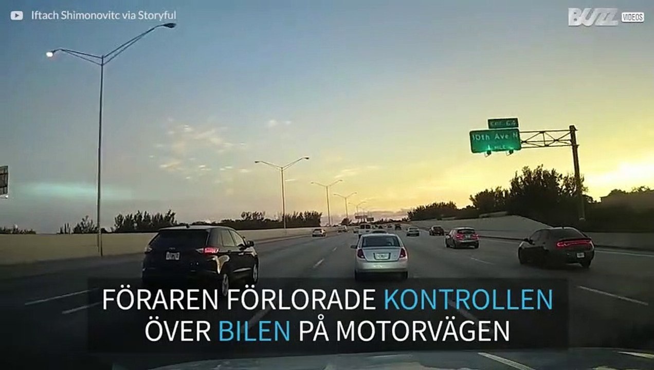 Bilförare lyckas på  ett skickligt sätt få kontroll över en sladdande bil
