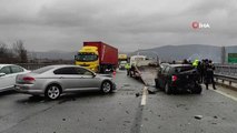 Bursa'da yağmur nedeniyle kayganlaşan yolda kaza: 2 yaralı
