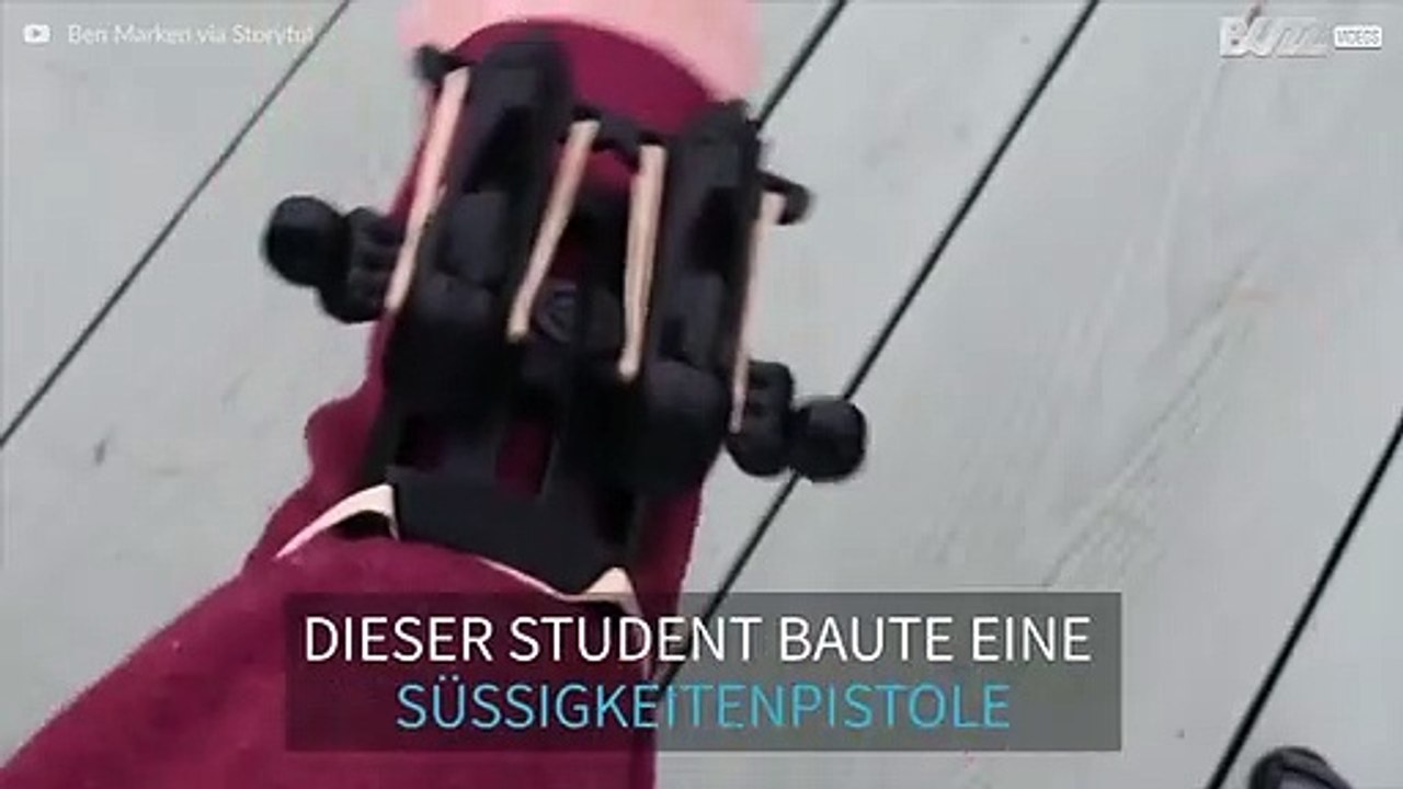 Student erfindet Maschine, die Weingummi verschießt