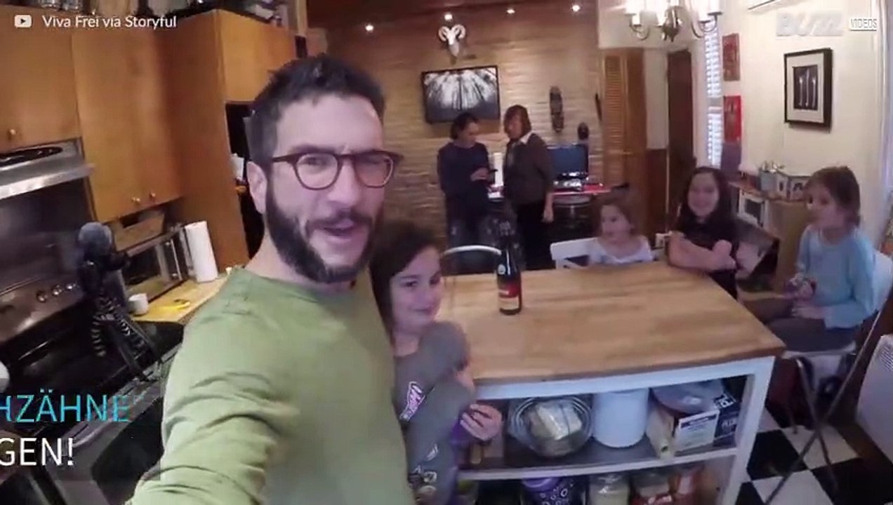 So zieht man einen Wackelzahn mit einer Sektflasche