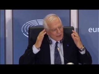 Borrell: "No crec que sigui cap problema que tingui accions, però si volen les venc demà mateix"