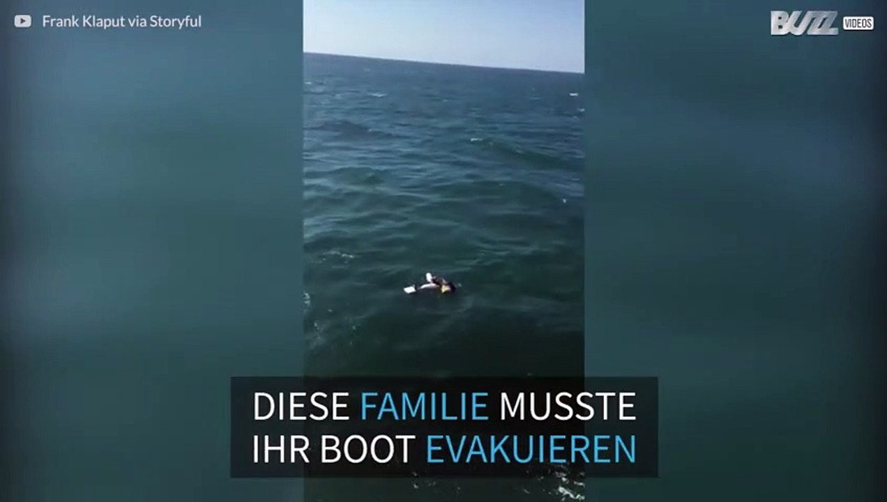 Familie auf hoher See gerettet, nachdem Boot Feuer fing