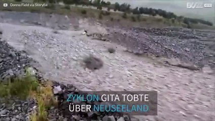 Heftiger Regen in Neuseeland reißt Felsen mit