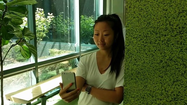 هذا التطبيق الرائع يحذرك مما اذا كان احد ينظر الى هاتفك