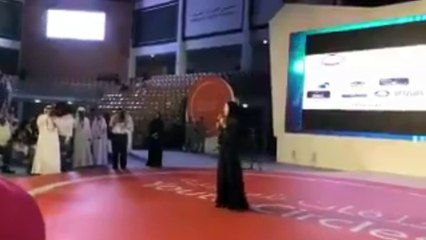 الإمارات تدخل موسوعة غينيس بأكبر حلقة نقاشية للشباب في العالم
