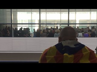 EN DIRECTE | La resposta a la sentència des de l’aeroport