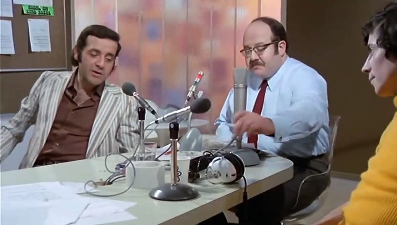 Dénonciation de faux reportages et informations (extrait 4 "Tout le monde il est beau tout le monde il est gentil")