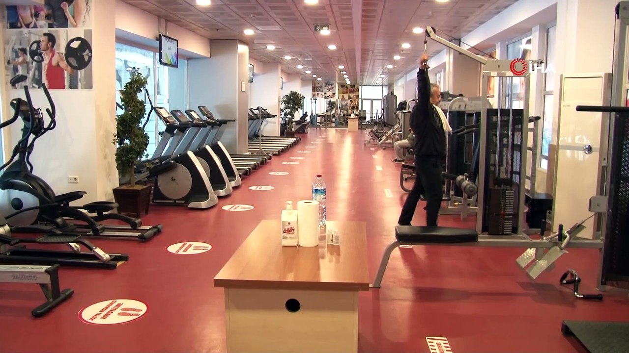 Başkent'te yüzme havuzu, halı sahalar ve spor tesisleri denetlendi