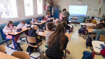 Covid-19 : il y a-t-il moins de problèmes de contaminations à l’école qu’en dehors ?