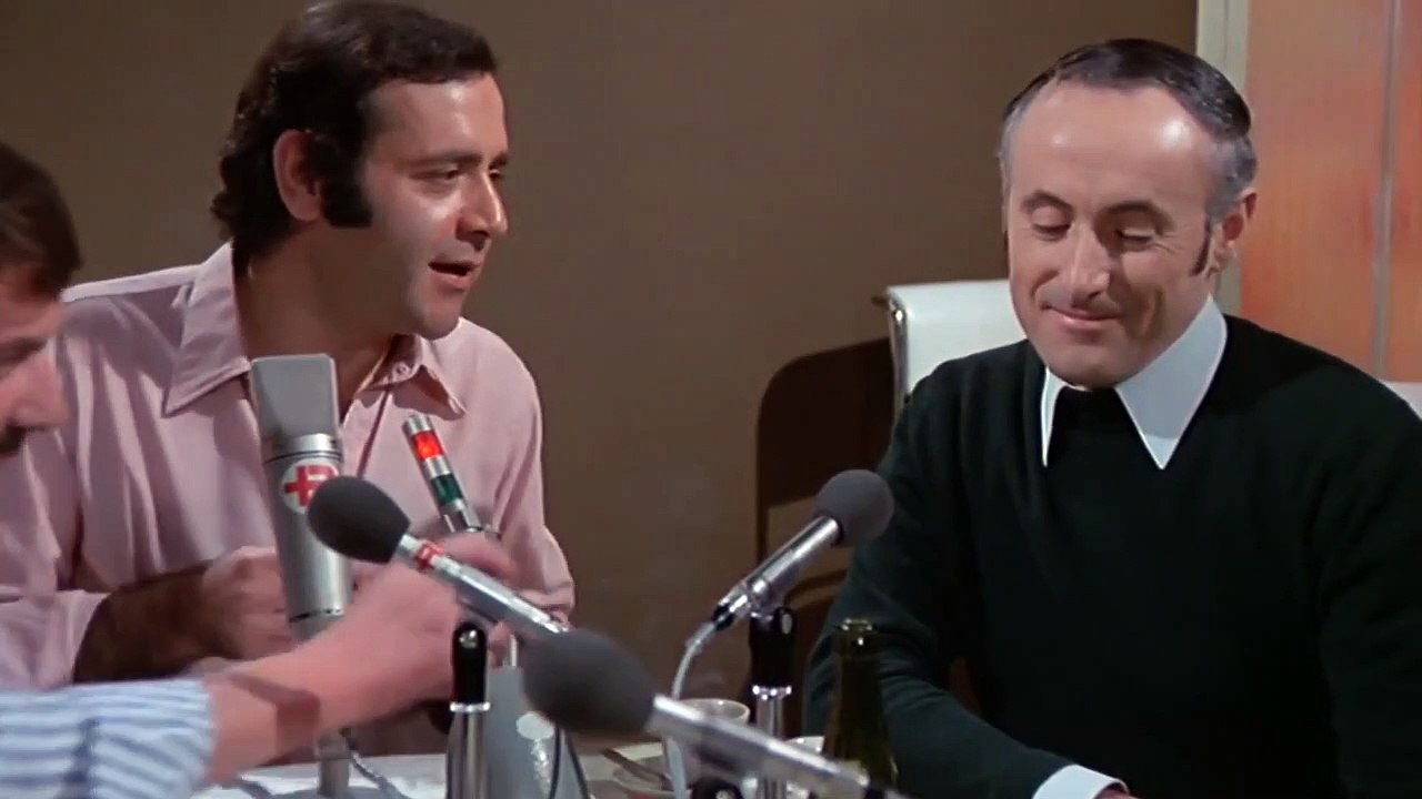 Médecin de plateau télé ou radio (extrait "Tout le monde il est beau tout le monde il est gentil")