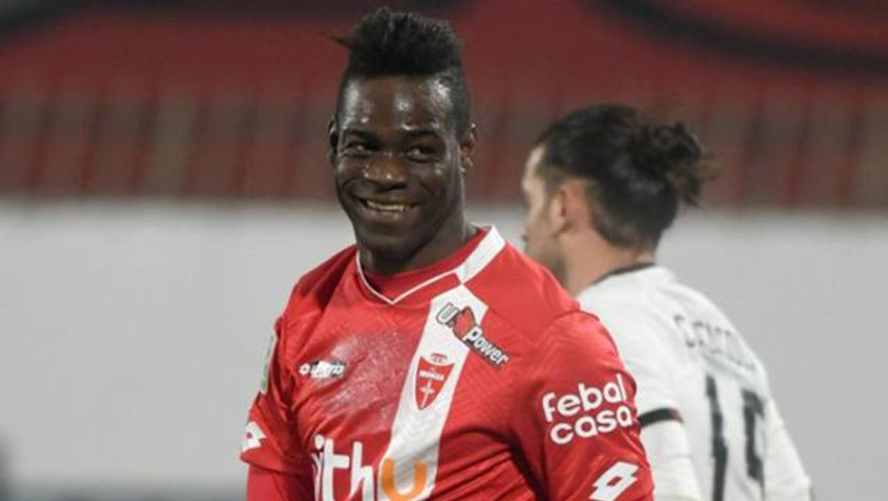 Mario Balotelli, takım arkadaşı Davide Diaw'a eğlenceli bir şaka yaptı