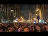 Manifestants independentistes canten 'A por ellos' a Via Laietana