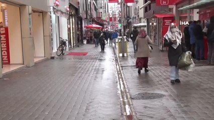 Sokakları kısıtlama değil yağmur boşalttı