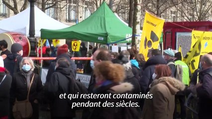 Dix ans après Fukushima, manifestation à Paris contre le nucléaire