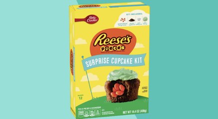 Betty Crocker's Reese's Pieces Cupcake Surprise Kit Is a Perfect Springtime Treat